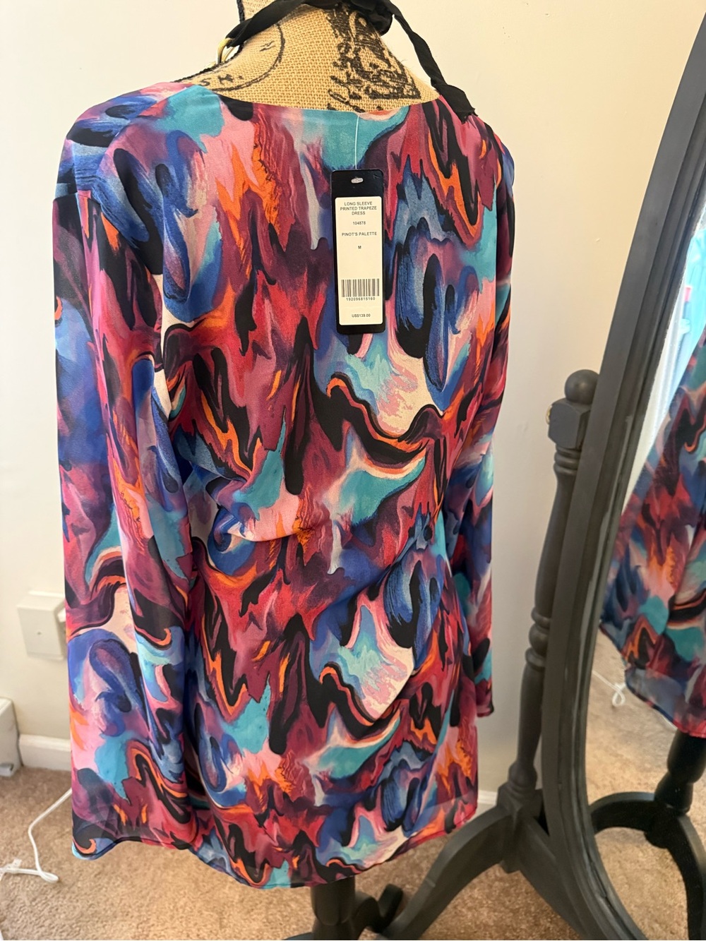 bebe Multicolor Abstract V-Neck Tunic - Picture 6 of 7